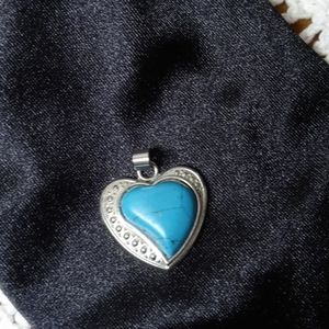 Turquoise heart pendent